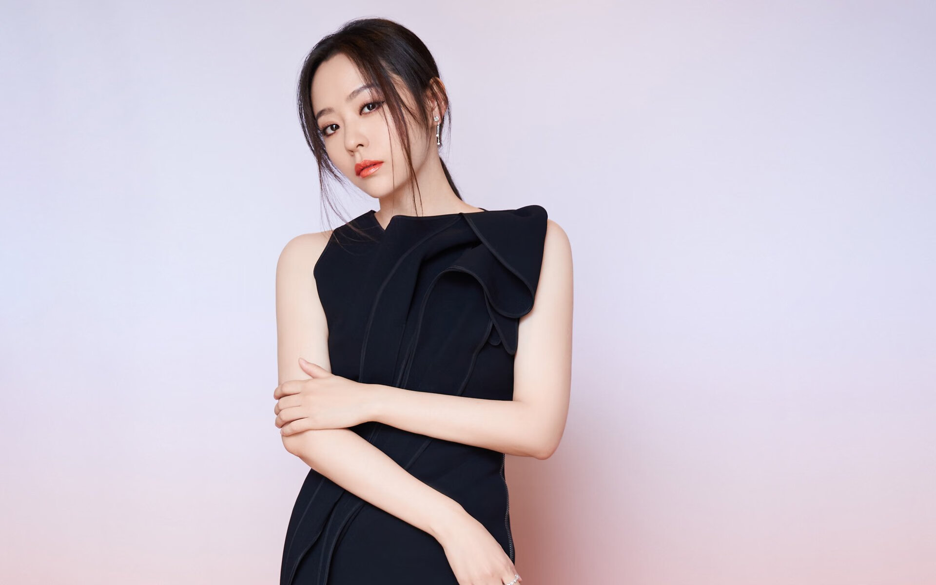 女子网球年终总决赛落幕，郑钦文跻身世界前十，2021年女子网球