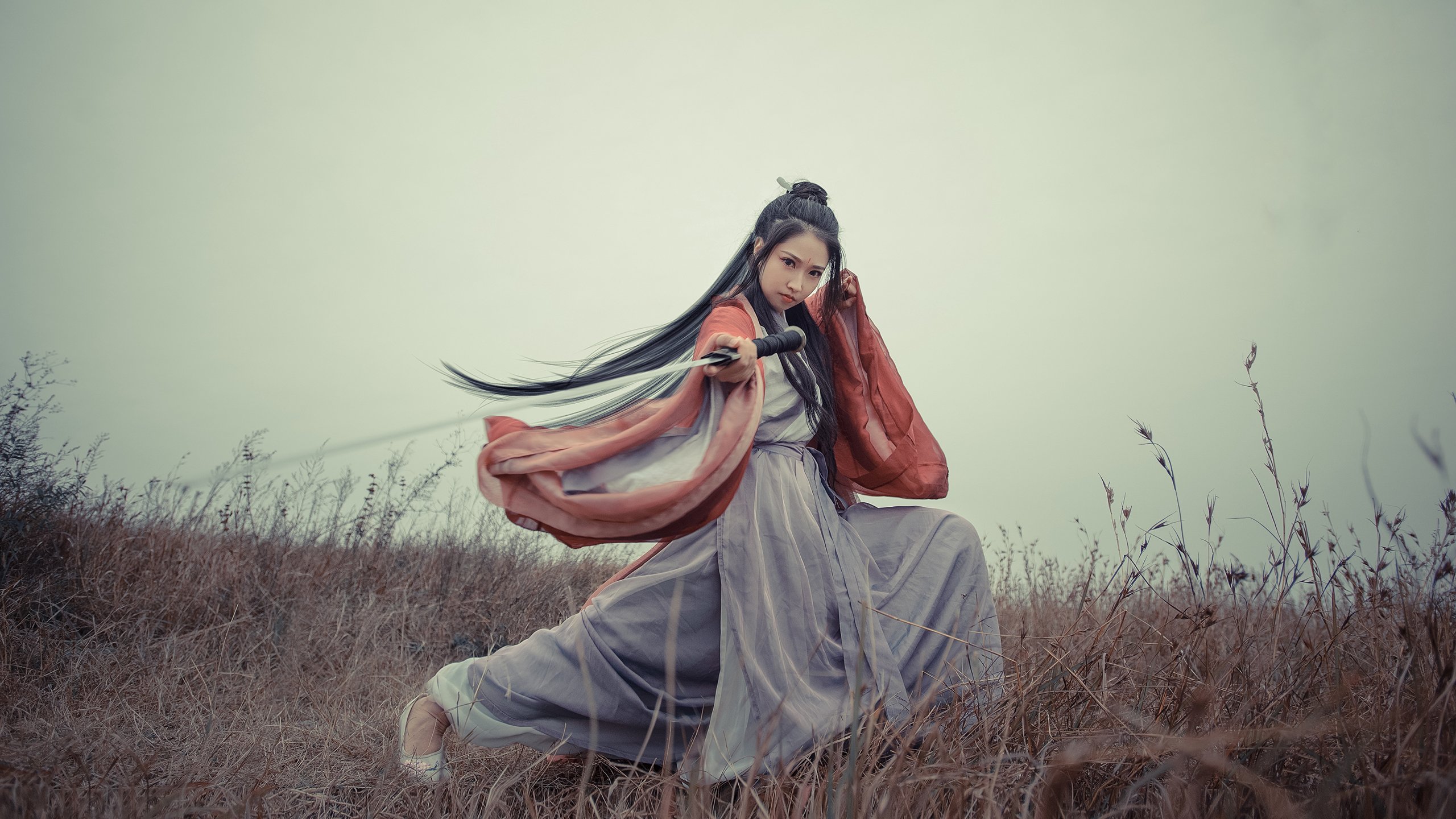 九游娱乐-教练是否通过设定中场节奏点来控制整场走势，教练下场踢球